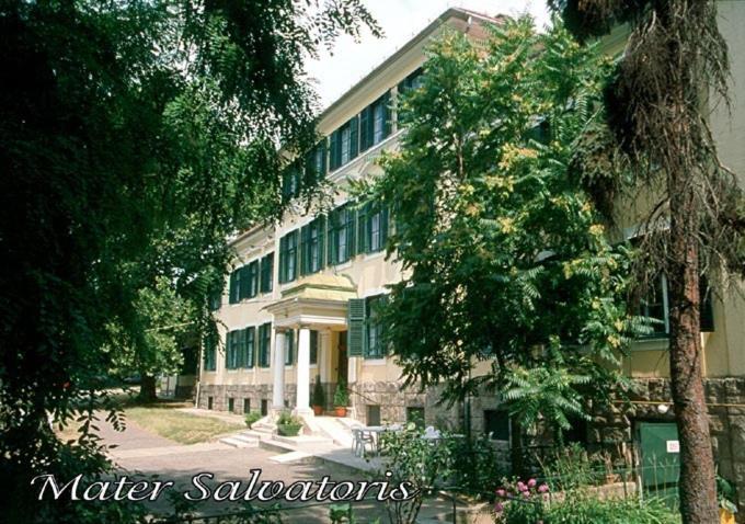 Hotel Mater Salvatoris House Gödöllő Exterior foto